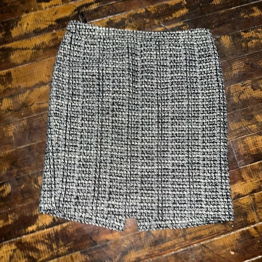 J Crew business casual The pencil 14 tweed minimalist skirt